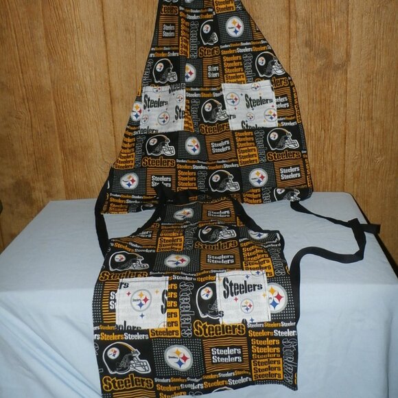 NEW 2 NFL Pittsburgh STEELERS Reversible BBQ Tailgating Aprons  Adult + Child - Picture 3 of 12